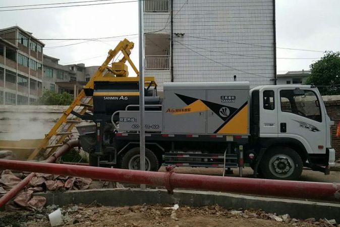 三民重科攪拌車載泵幫他從貨車司機轉變為豪車老板